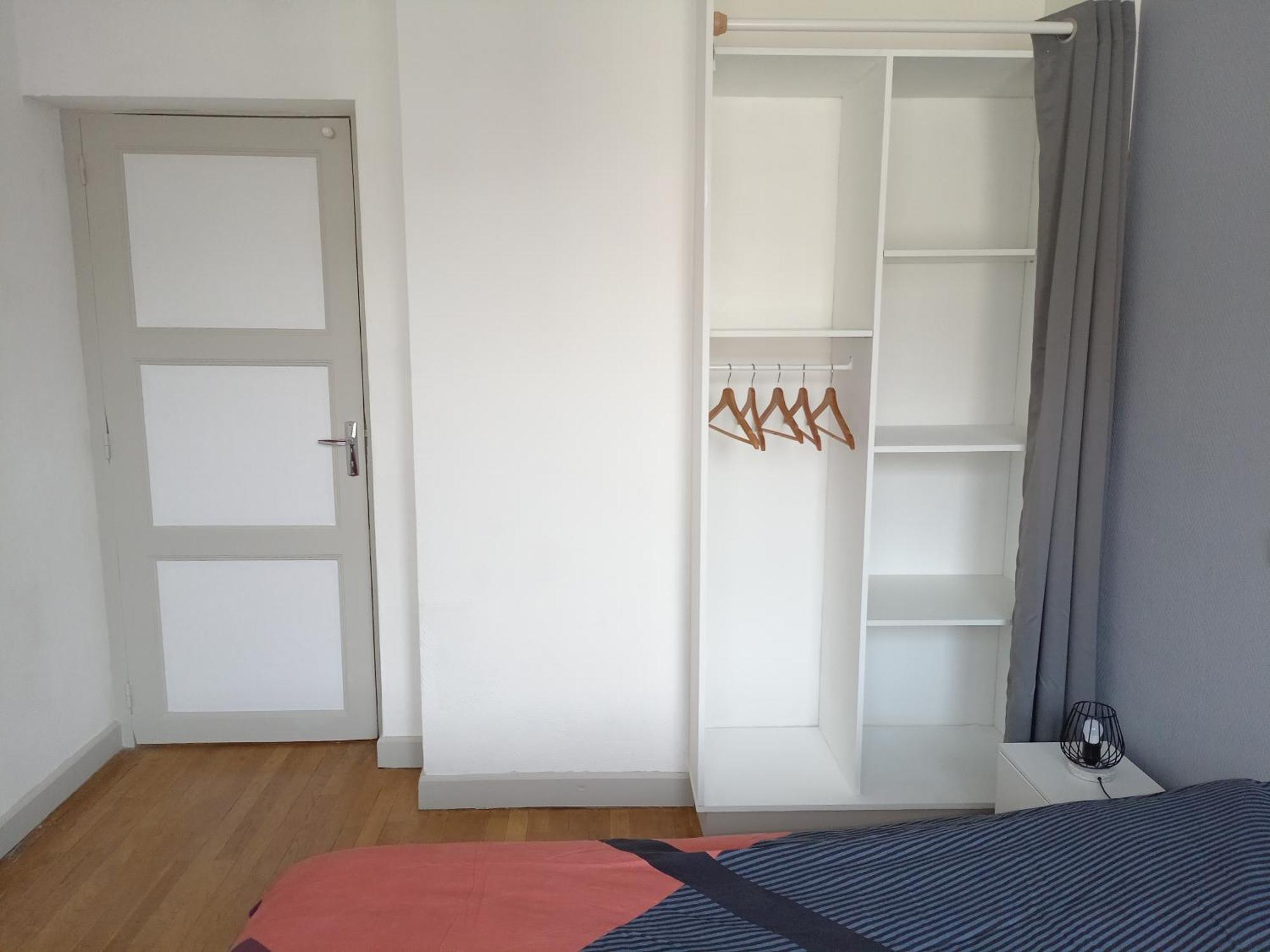 Appartement Paisible - Coeur De Ville Le Creusot Exterior foto