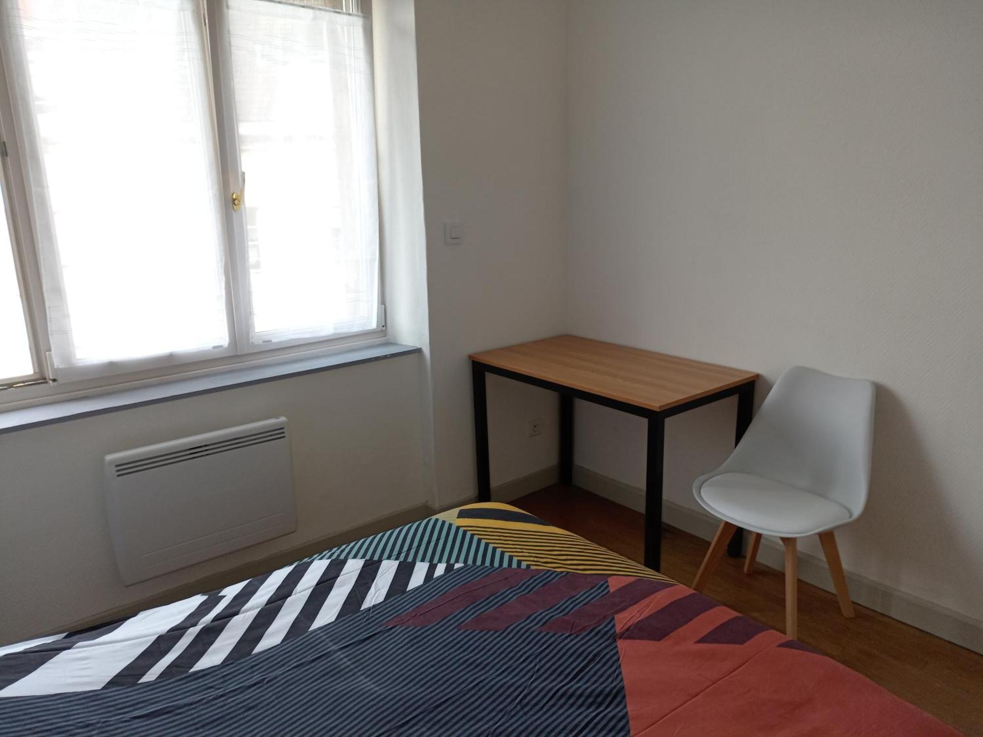 Appartement Paisible - Coeur De Ville Le Creusot Exterior foto